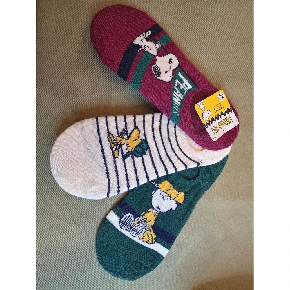 NWT Peanuts Women's multi Socks